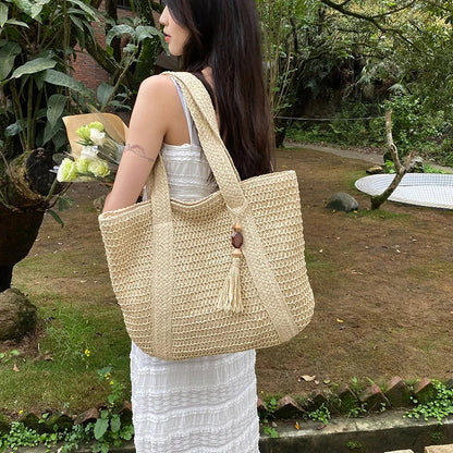 Large Capacity Tassel Straw Handbag