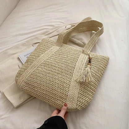 Large Capacity Tassel Straw Handbag